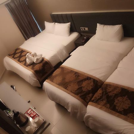 Golden Leaves Hotel Malacca Bagian luar foto