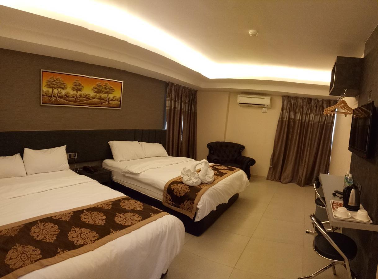 Golden Leaves Hotel Malacca Bagian luar foto