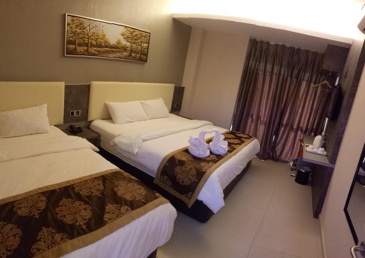 Golden Leaves Hotel Malacca Bagian luar foto