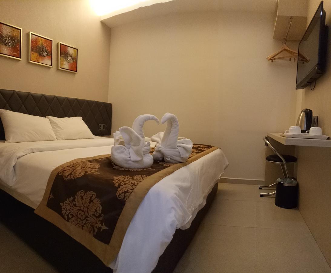Golden Leaves Hotel Malacca Bagian luar foto