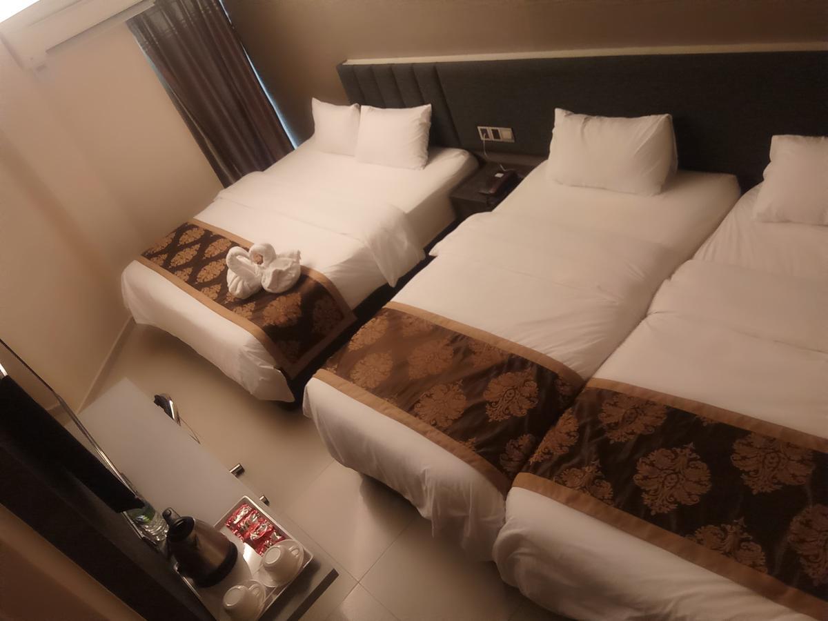 Golden Leaves Hotel Malacca Bagian luar foto