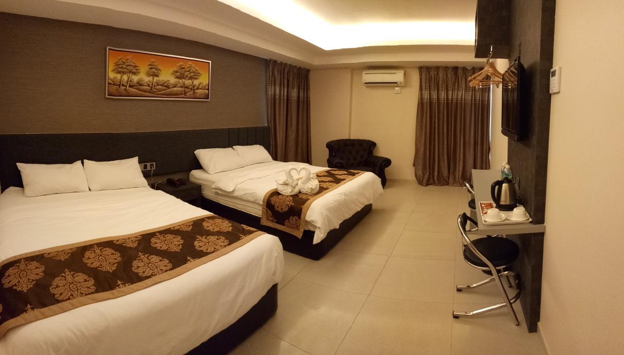 Golden Leaves Hotel Malacca Bagian luar foto